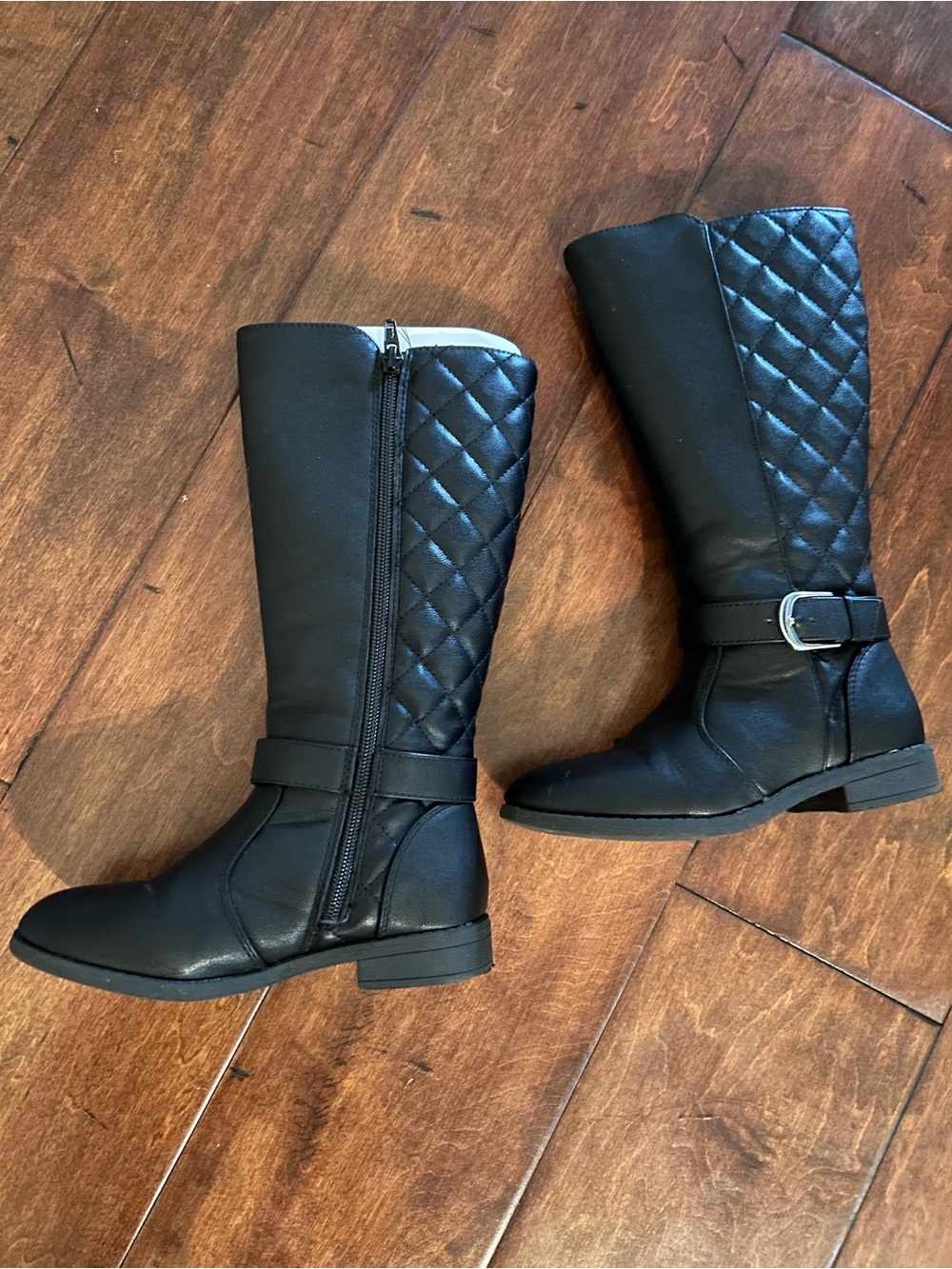 Sonoma girls size 13 Memory Foam Black zip up boots w/ faux quilted leather